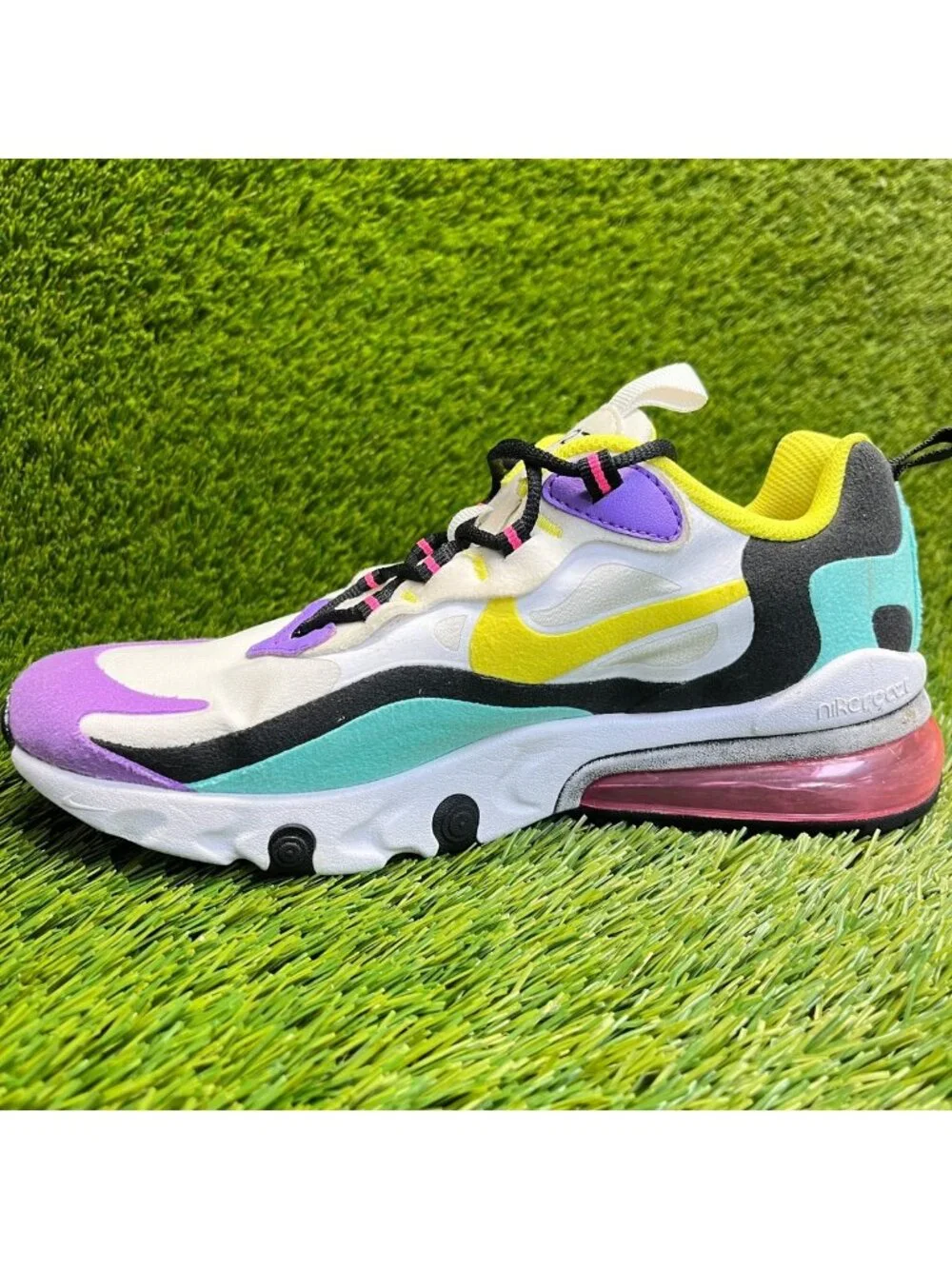Nike Air Max 270 React Bright Violet Girls Size‎ 6Y White Running Shoes Sneakers